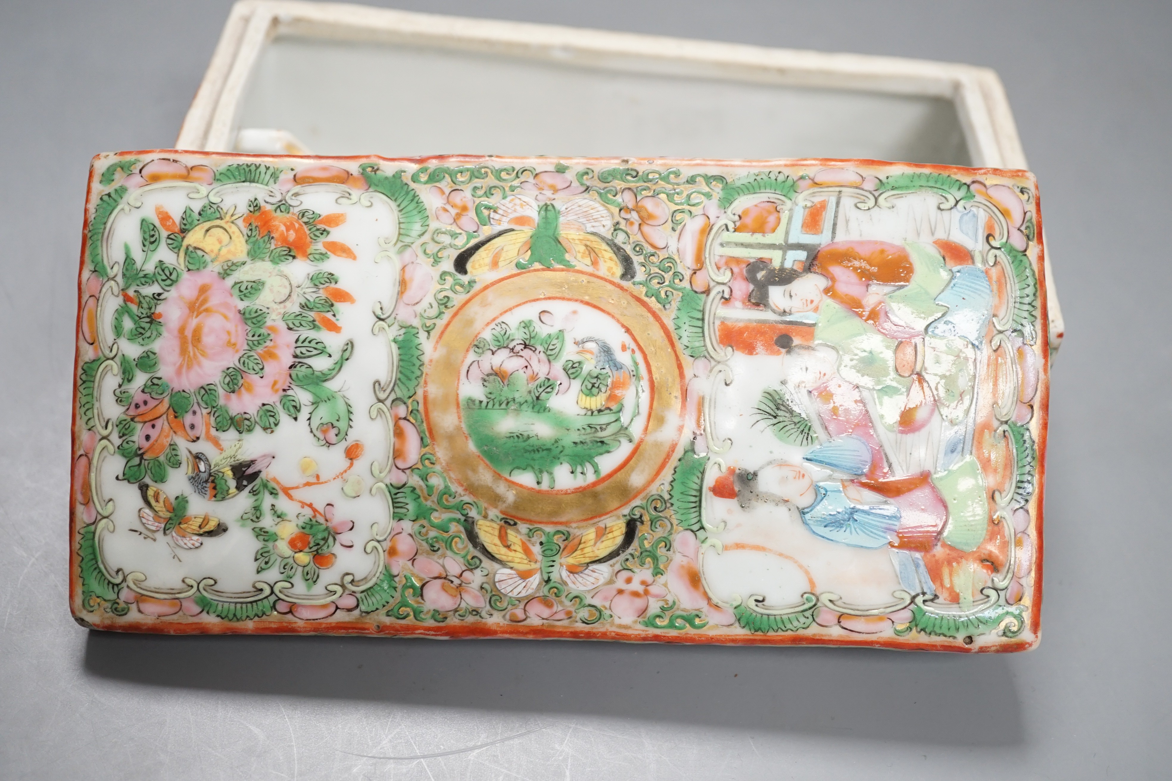 A 19th century Chinese famille rose pen box 18cm